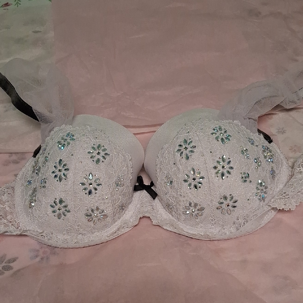 Victoria's Secret White Embellished Lace Bra